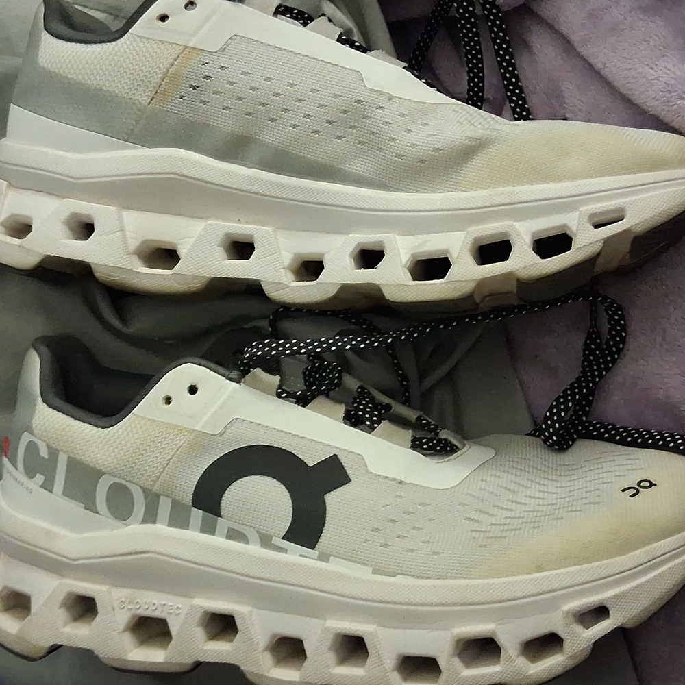 On Running Women's Cream and Black Athletic Shoes - Picture 10 of 11